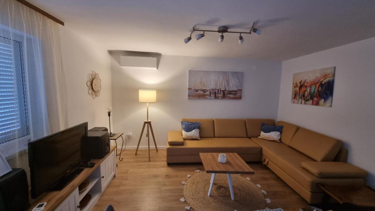 Apartman Z12 Apartment Kornic Luaran gambar